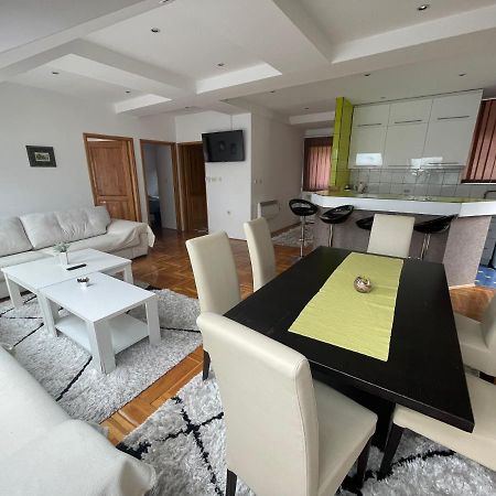 Casa Gialla Free Parking Sarajevo Luaran gambar