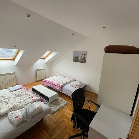 Casa Gialla Free Parking Sarajevo Luaran gambar