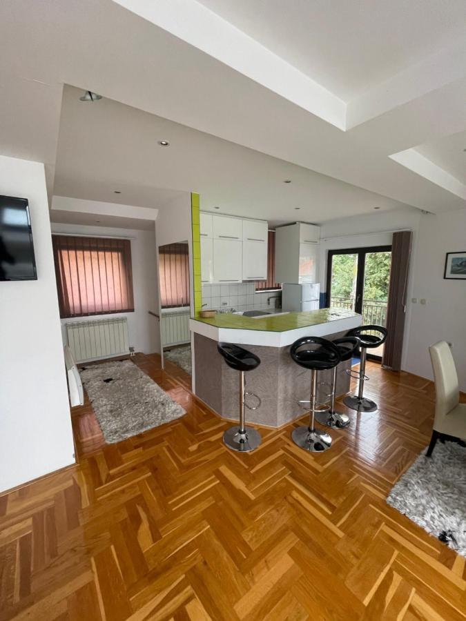 Casa Gialla Free Parking Sarajevo Luaran gambar