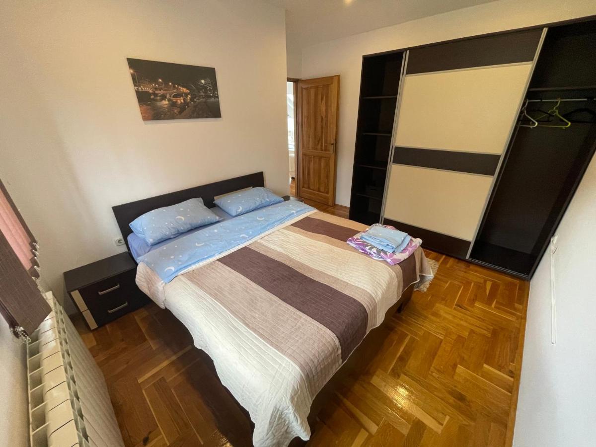 Casa Gialla Free Parking Sarajevo Luaran gambar