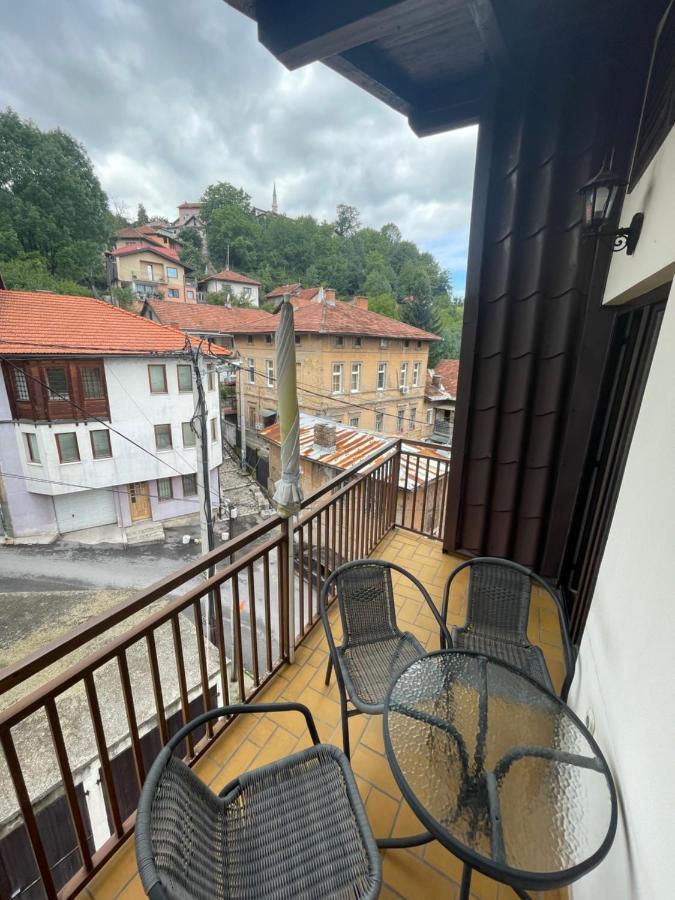 Casa Gialla Free Parking Sarajevo Luaran gambar